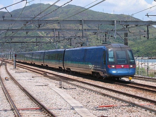 機場快綫在 1 月 25 日至 26 日期間，頭班車將提早開出　Airport Express will start service earlier on 25 – 26/Jan